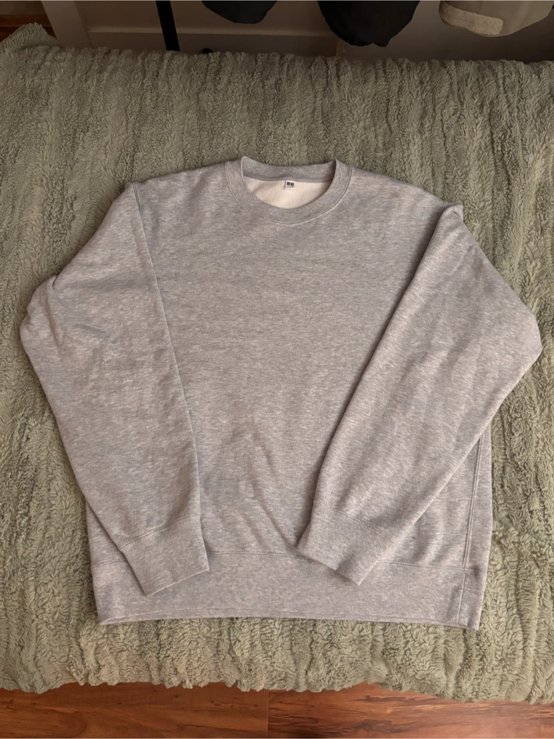 Uniqlo Grey Crew Neck Sweatshirt - Size M