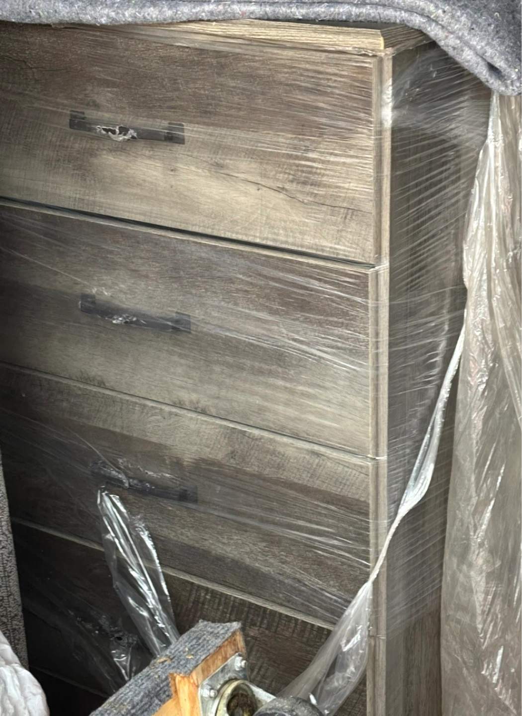 Wooden 5 Drawer Dresser