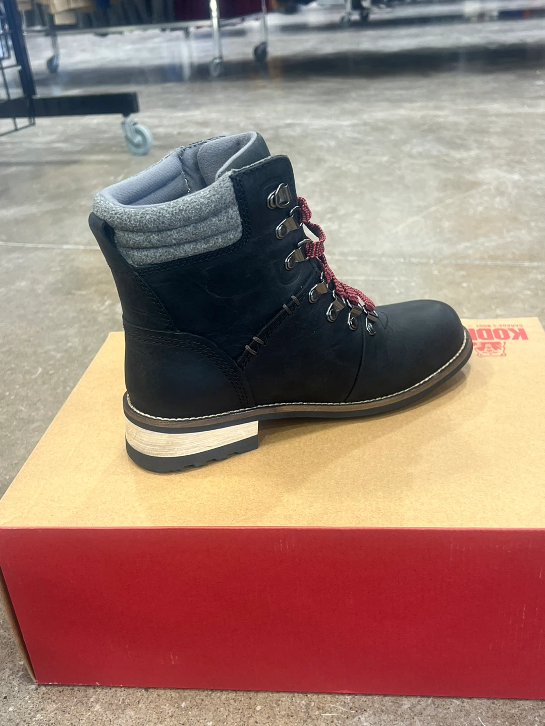 Kodiak Black Leather Boots - Size 8 - photo 4