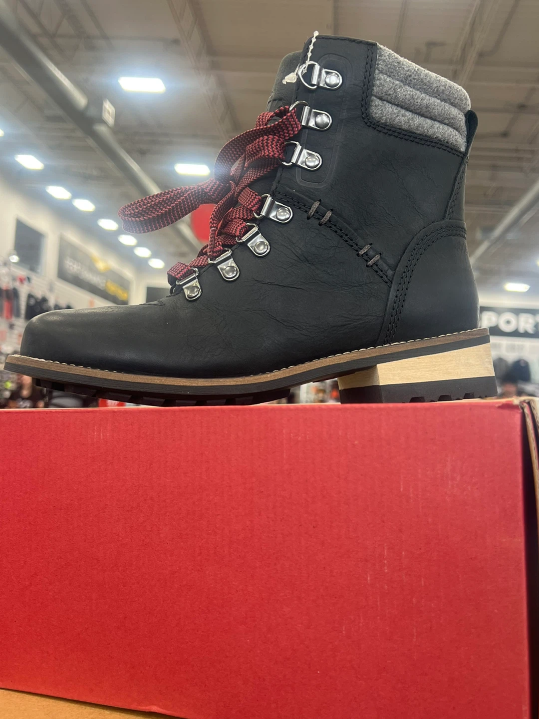 Kodiak Black Leather Boots - Size 8