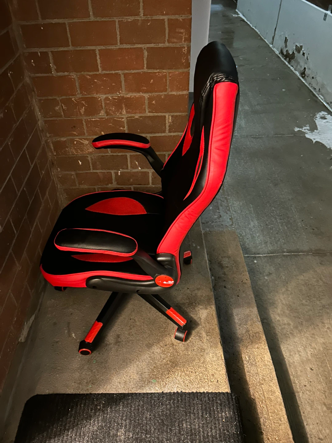 Red and Black Gaming Chair - photo 3