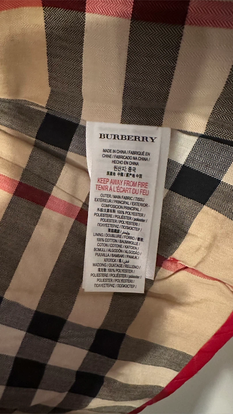 Burberry Children's Red Quilted Jacket - Size 3Y - photo 4