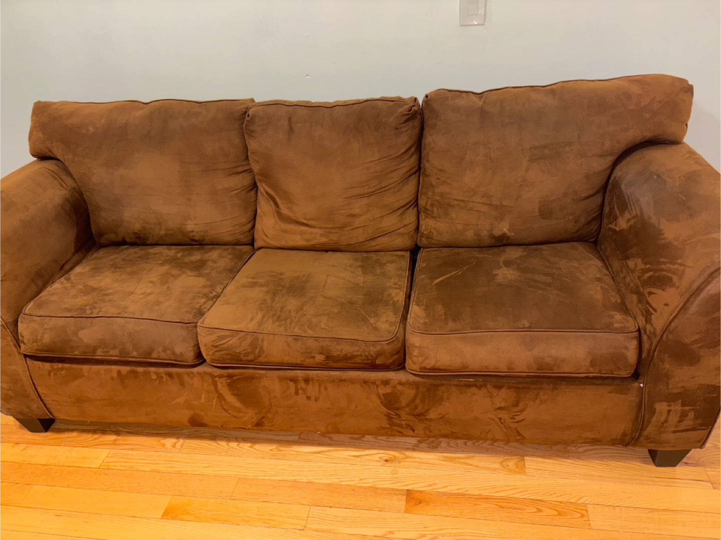 Brown suede couch. First floor pick up no stairs - photo 2