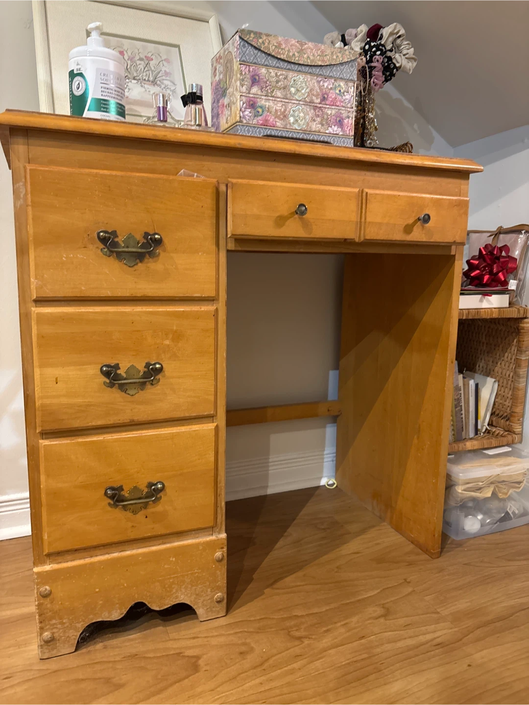 Vanity Table with Drawers