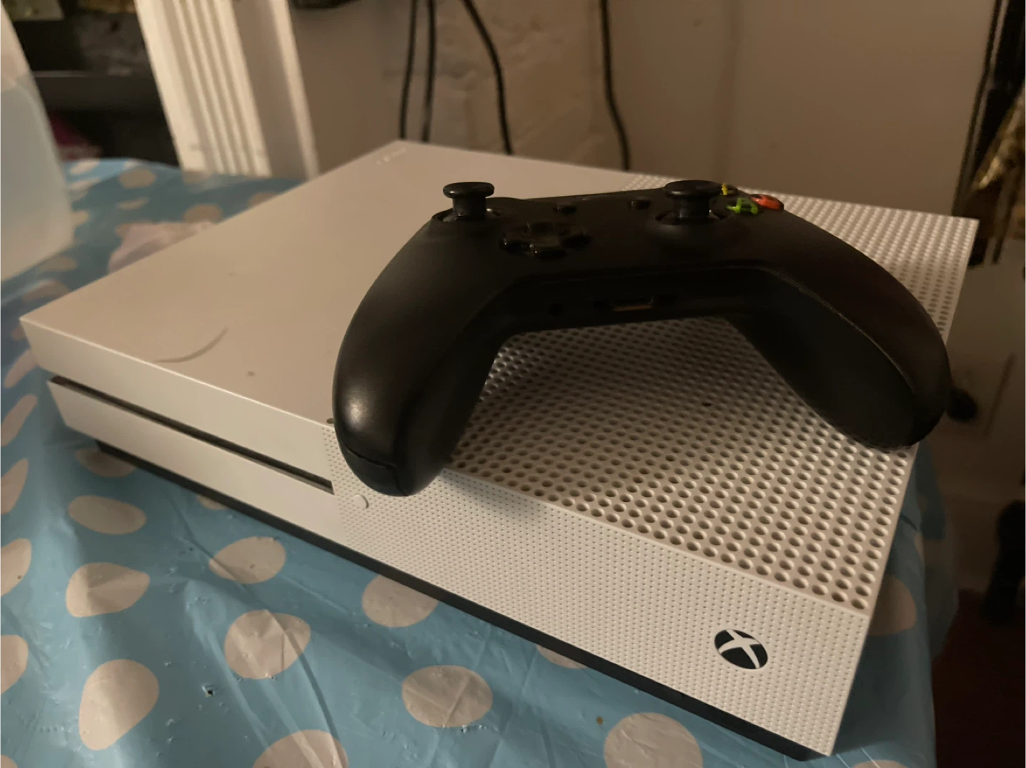 Xbox One S with Controller