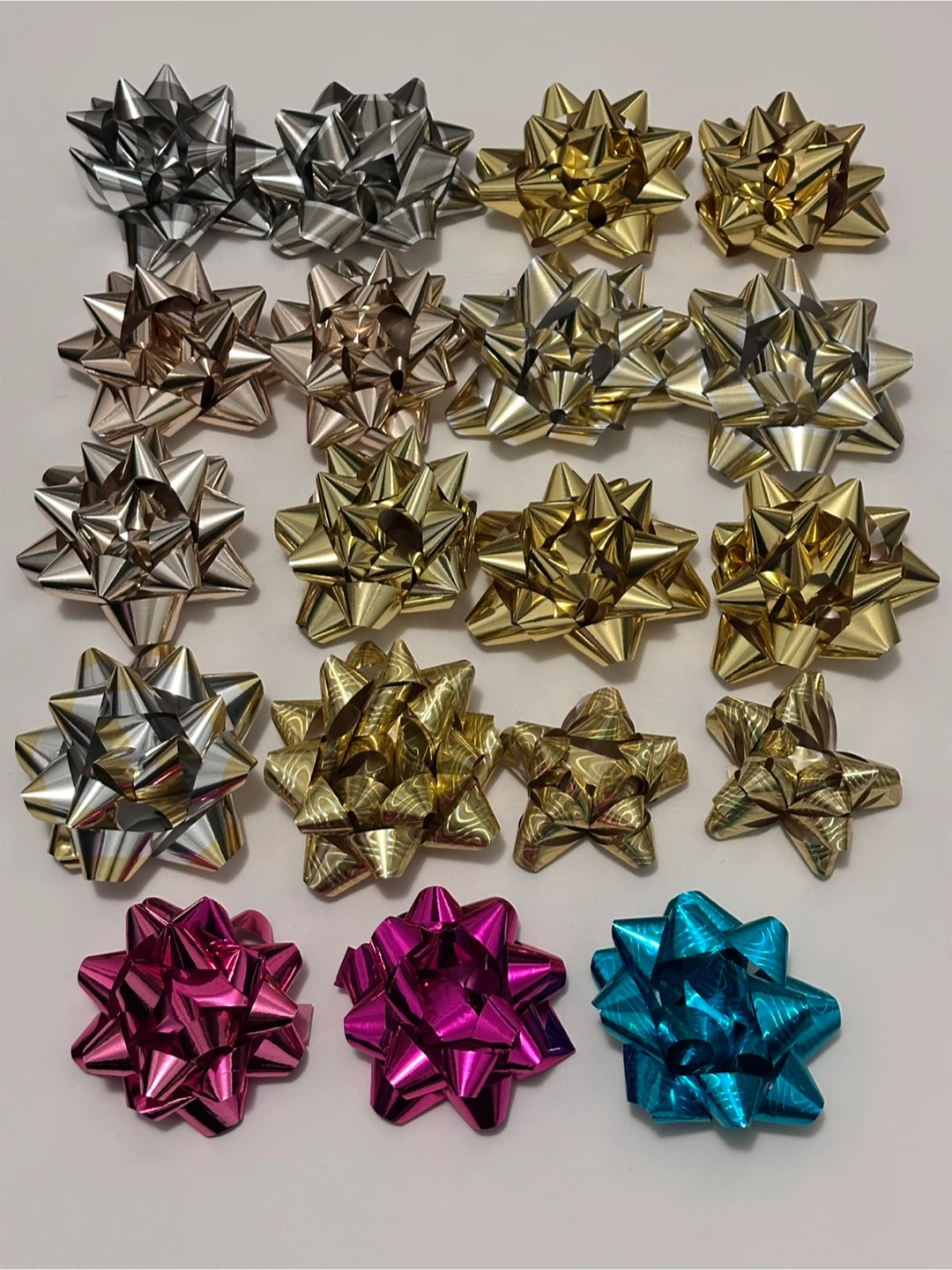 Assorted Metallic Gift Bows - 23 Pieces