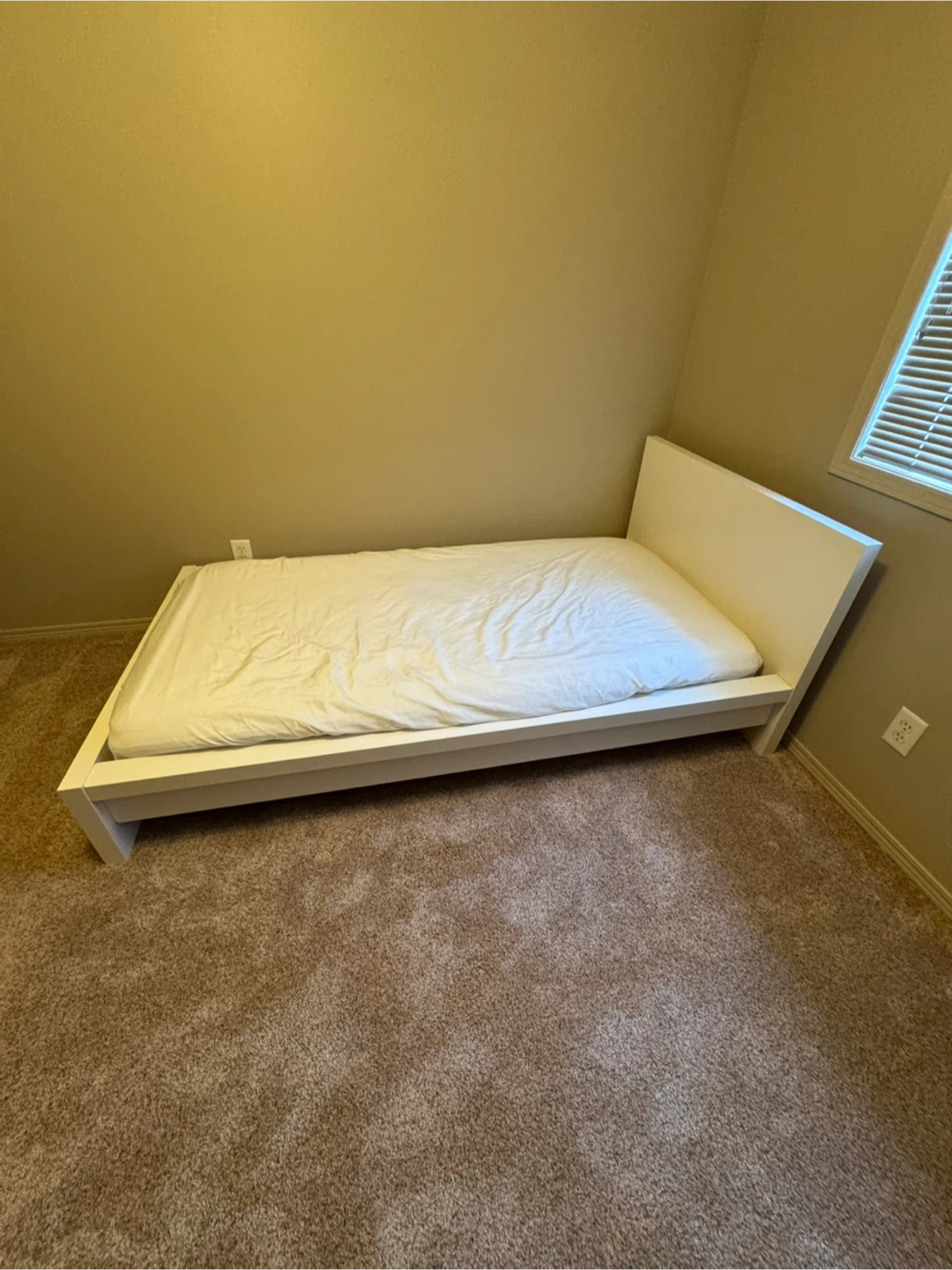 IKEA Hemnes White Twin Bed Frame&mattress - photo 2