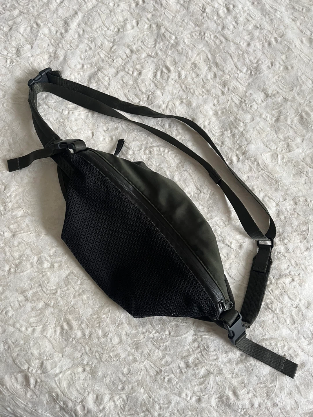 Lululemon Khaki Belt Bag - photo 4