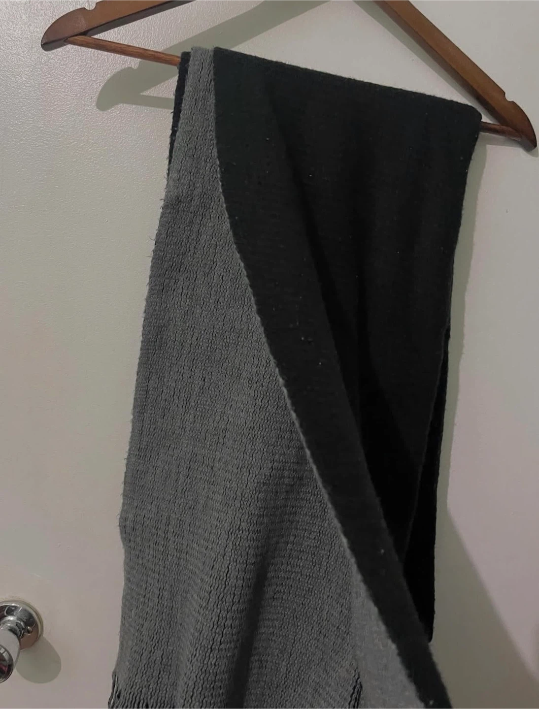 Black & Grey Scarf Aritzia - photo 2