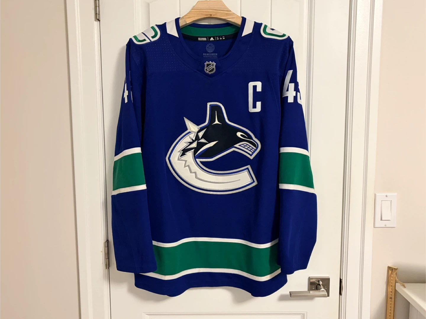 Authentic Adidas Vancouver Canucks Quinn Hughes Jersey 54 XL - photo 4