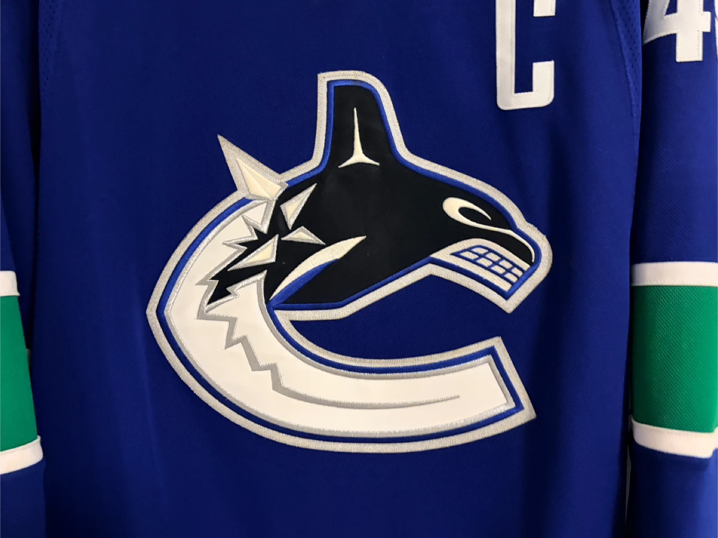 Authentic Adidas Vancouver Canucks Quinn Hughes Jersey 54 XL - photo 5