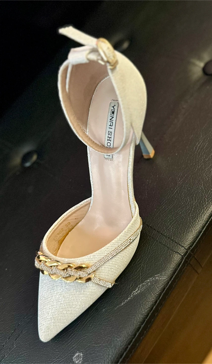 YONAI SHOES Heels - Size 9 - photo 2