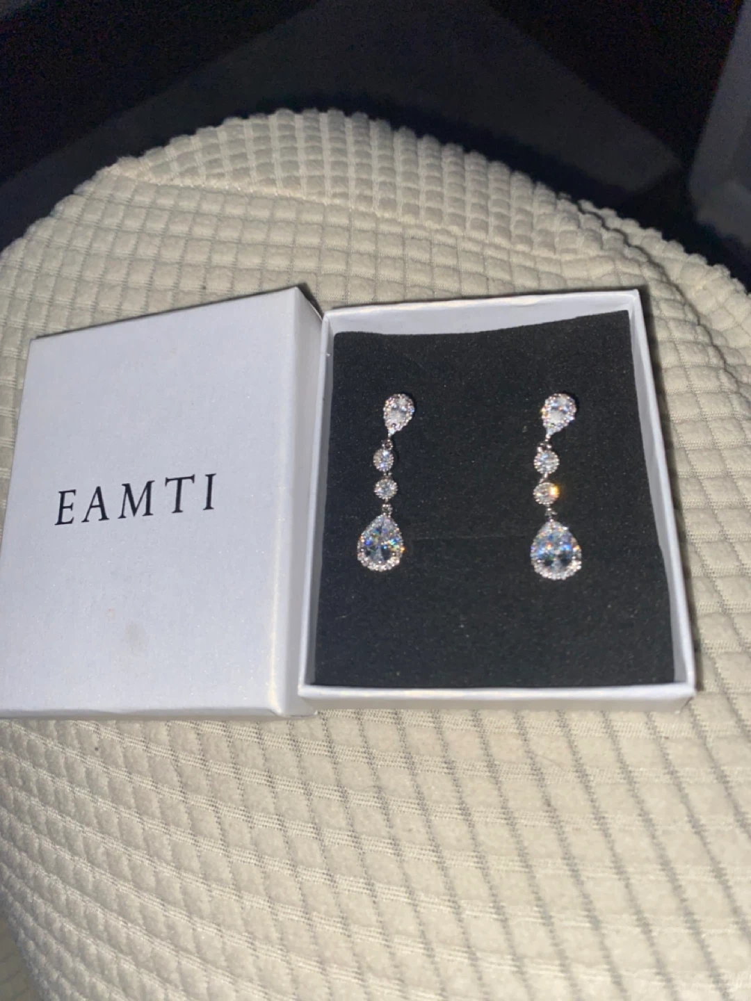 EAMTI Silver Teardrop Dangle Earrings - New in Box - photo 2