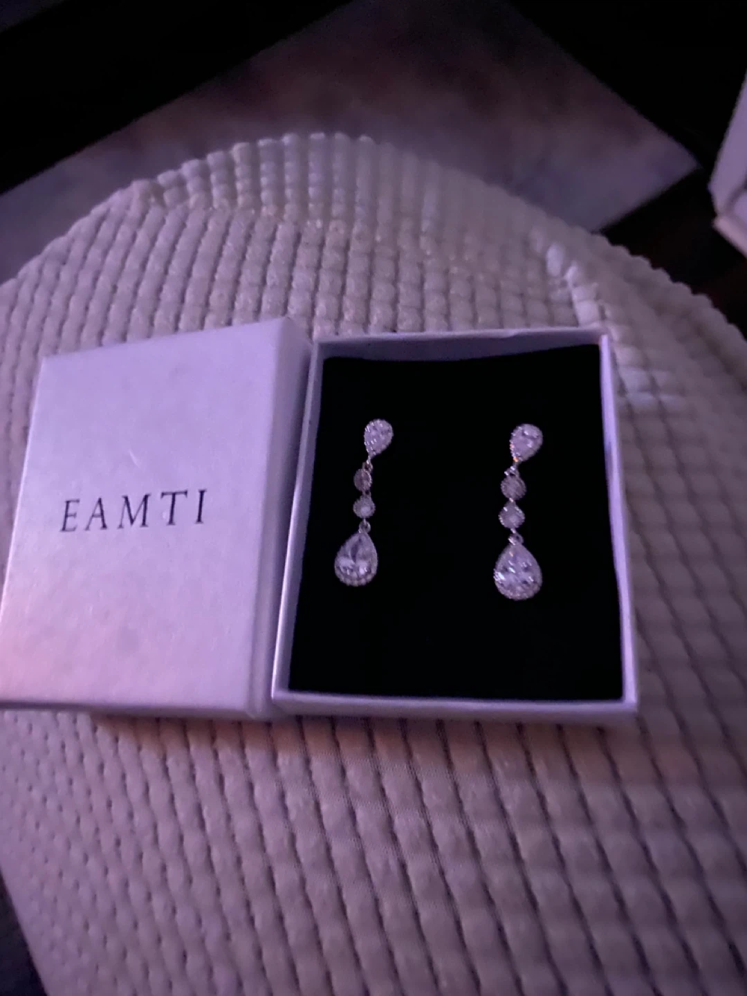 EAMTI Silver Teardrop Dangle Earrings - New in Box - photo 3