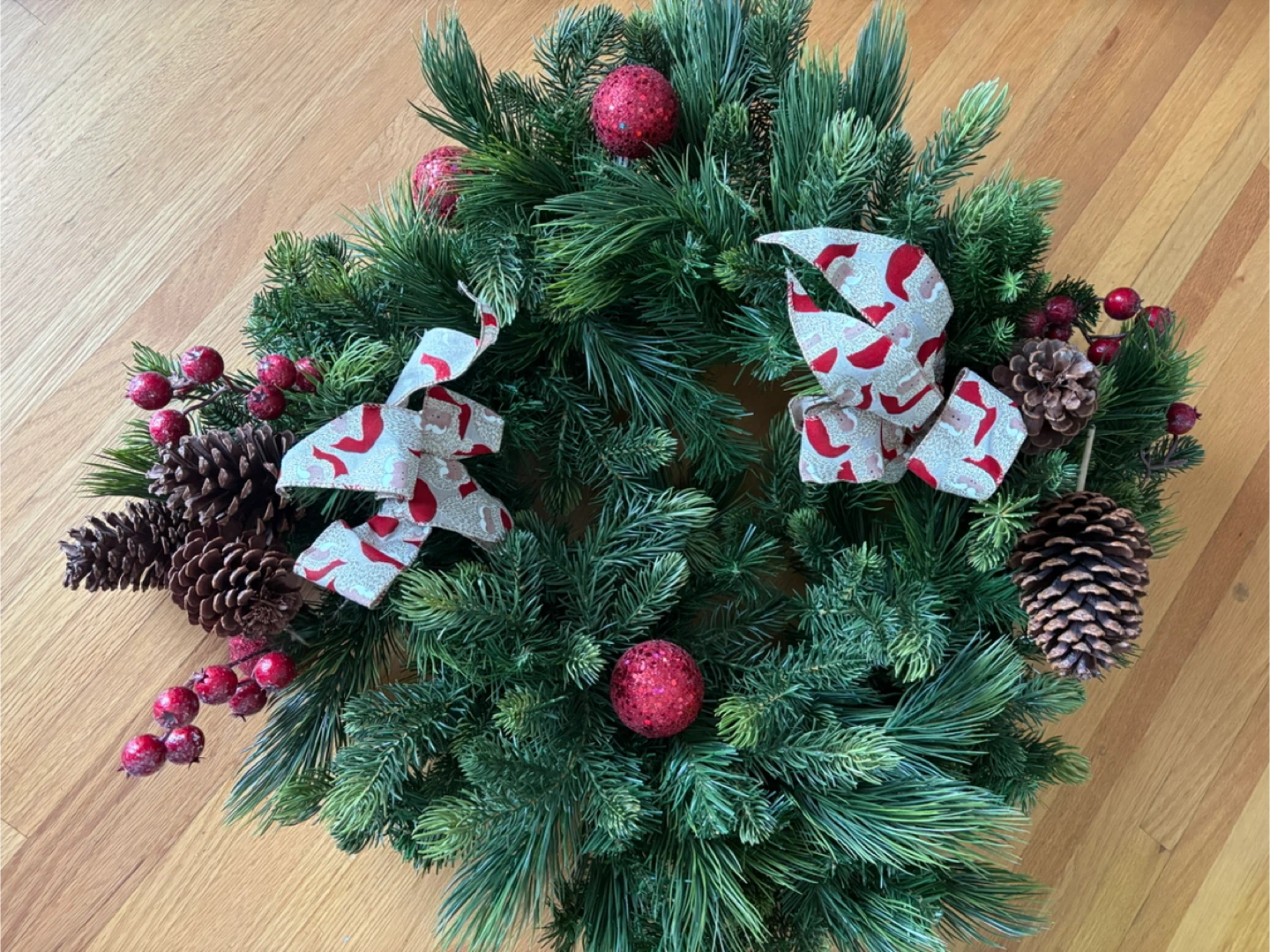 Christmas Wreath with Pine Cones & Red Ornaments - photo 3