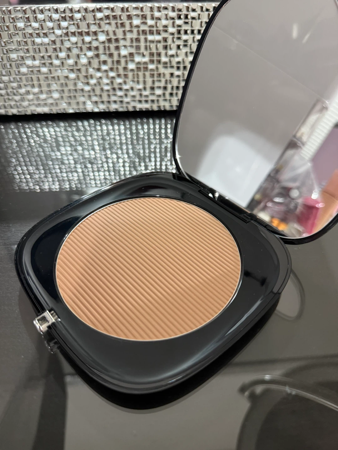 Brand New Marc Jacob’s Bronzer in 102 Tantric