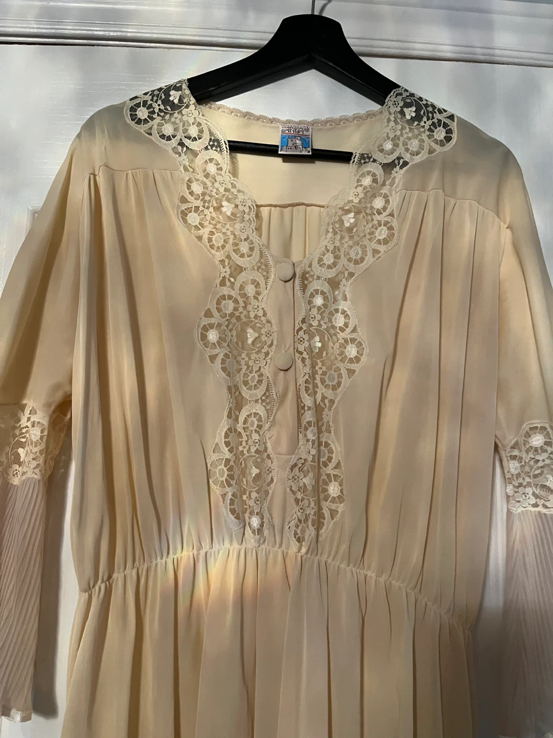 Vintage Lace Night Dress - Size Medium - photo 2