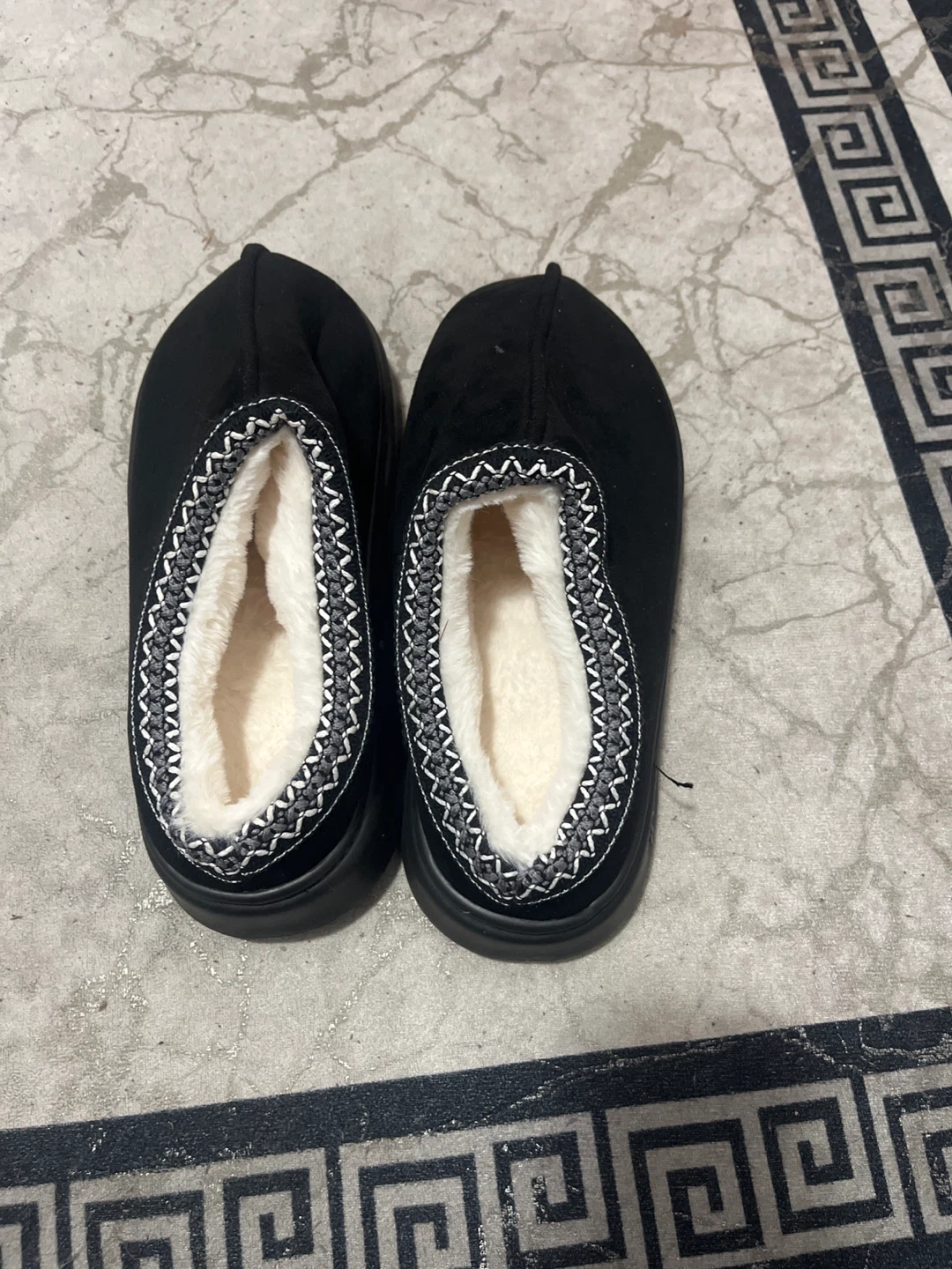 Black Indoor Slippers Size 44-45 - photo 2