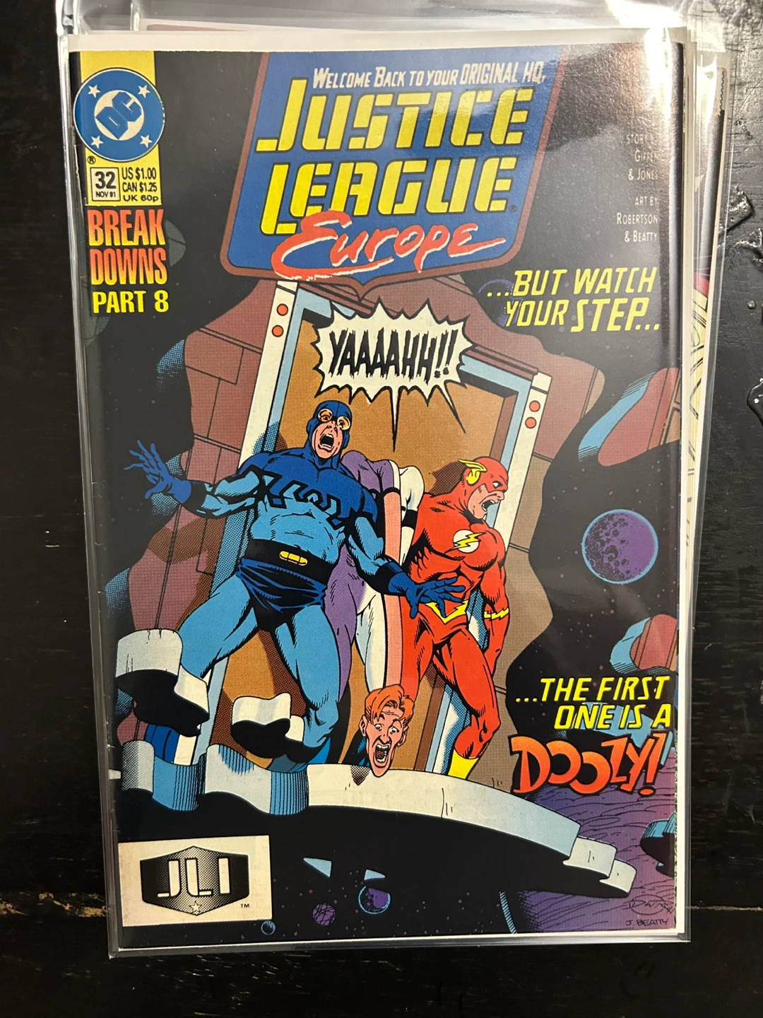 Justice League Europe #32 Comic Book