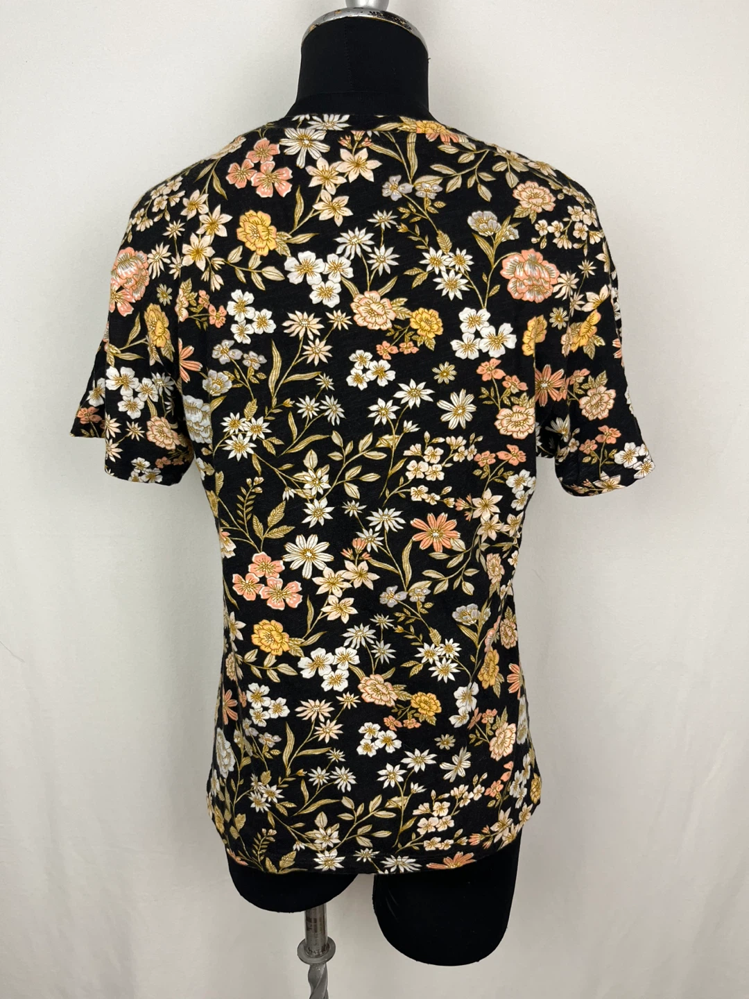 Lord & Taylor Petite Floral T-Shirt Size M - photo 2