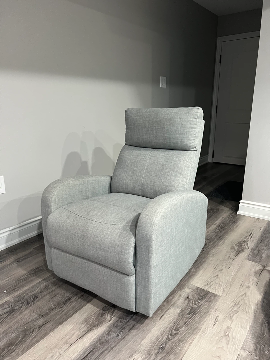 Swivel Rocking Recliner Chair – Modern Comfort