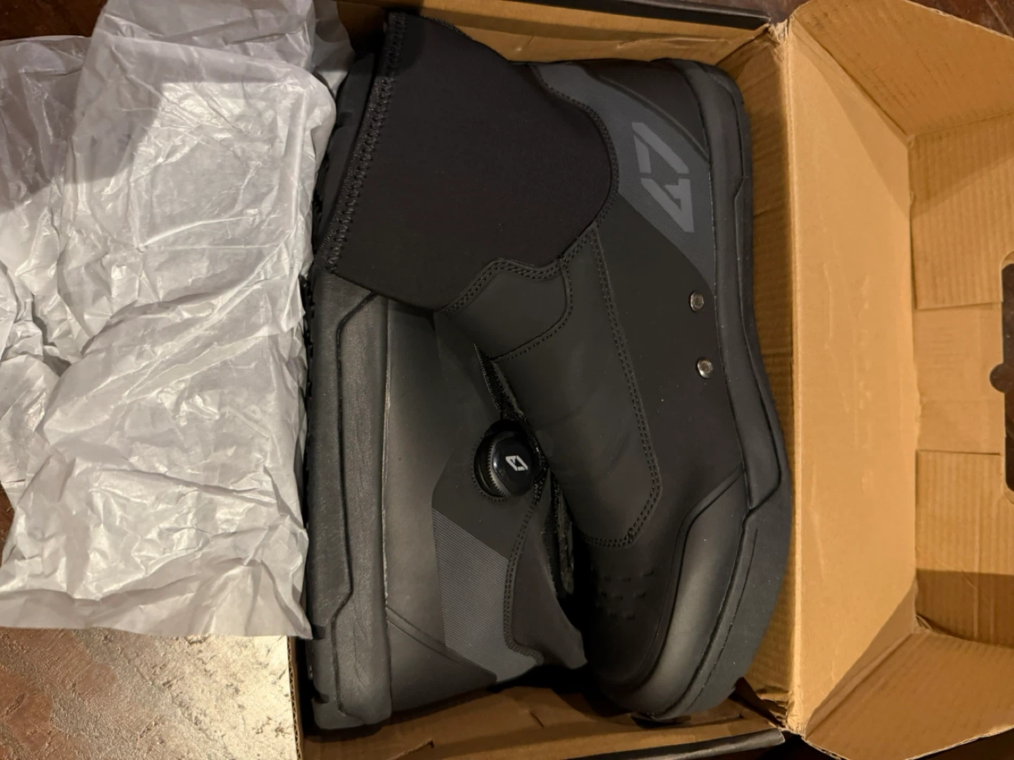 New (no box) Avitus Winter Cycling Boots-size 44 - photo 3
