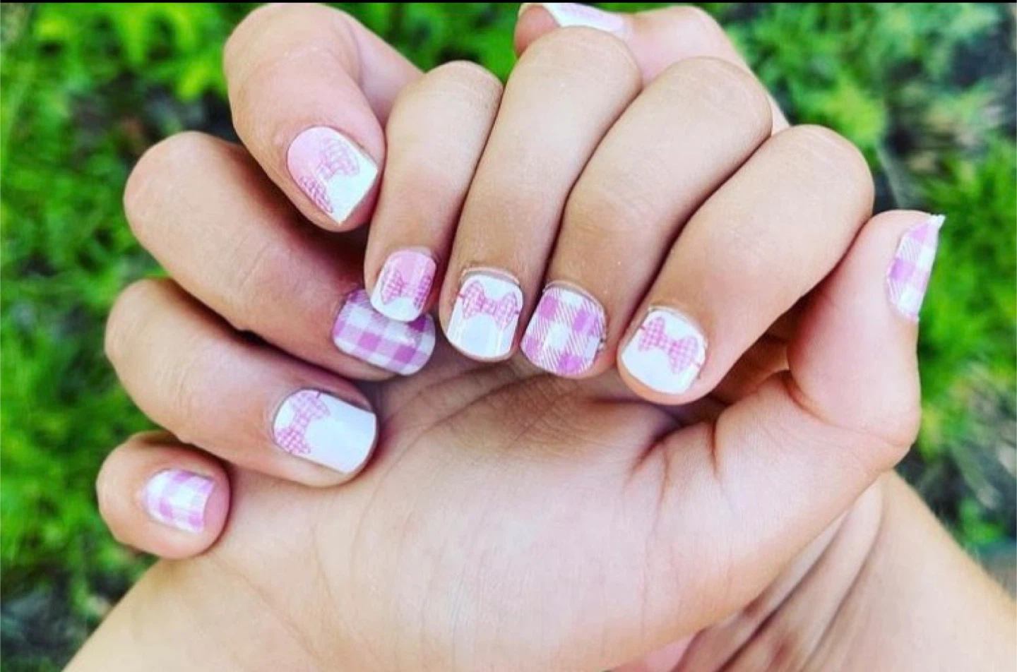 Press-On Nail Application & Nail Painting - photo 2