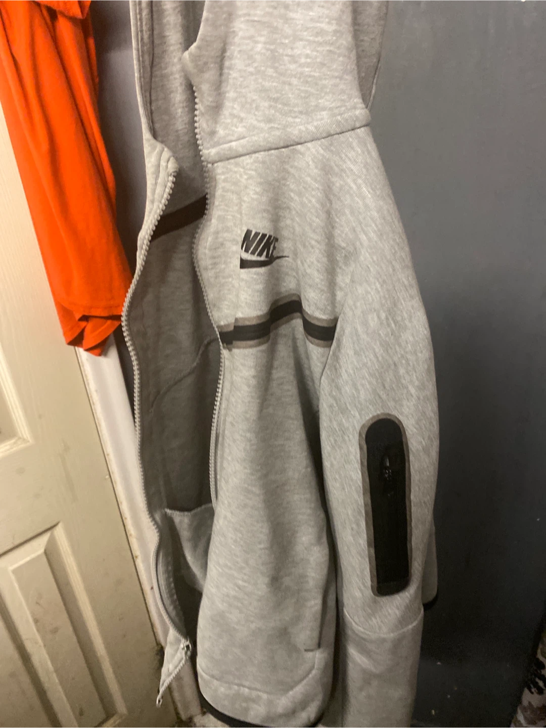 Nike Grey tech fleece Size M in boys