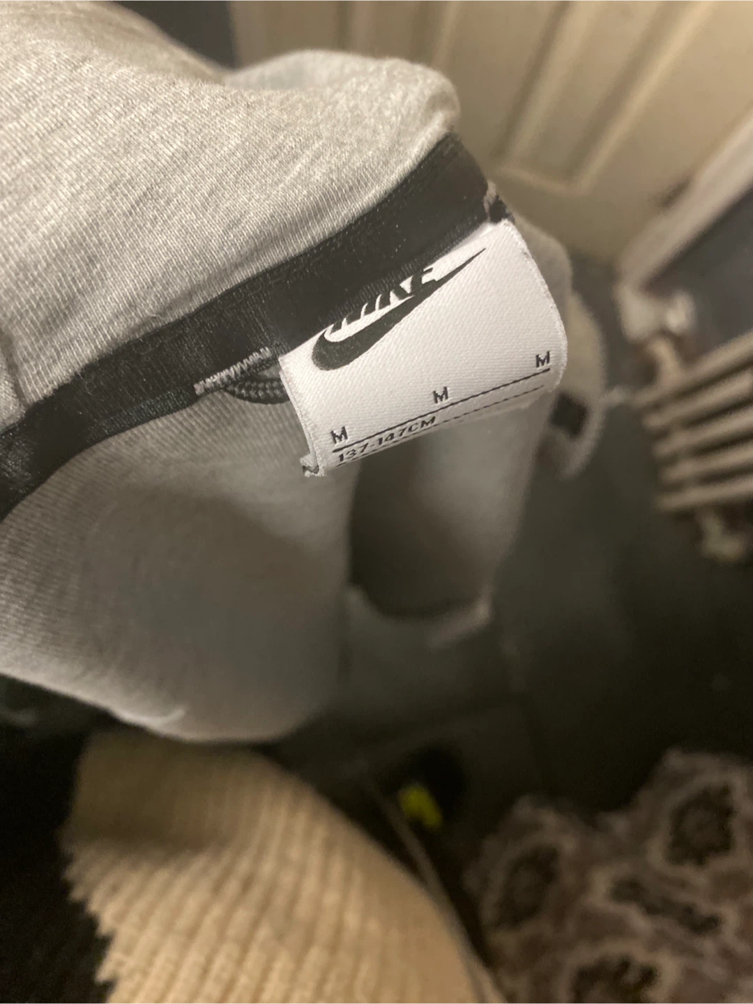 Nike Grey tech fleece Size M in boys - photo 2