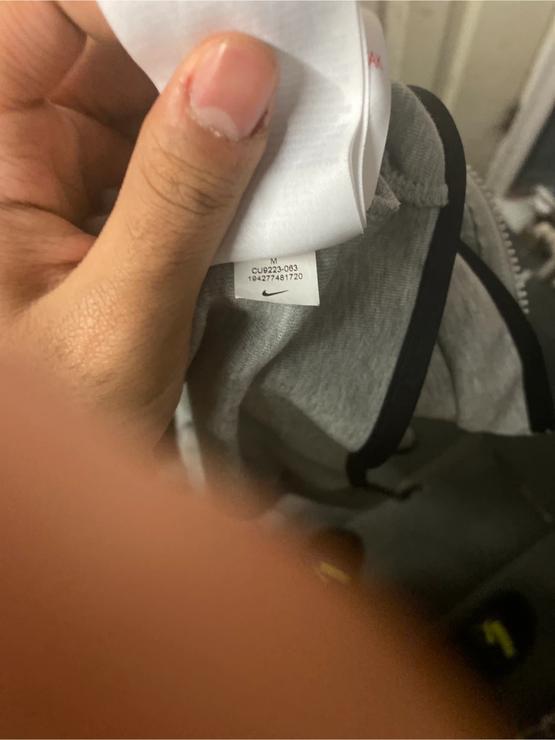Nike Grey tech fleece Size M in boys - photo 3
