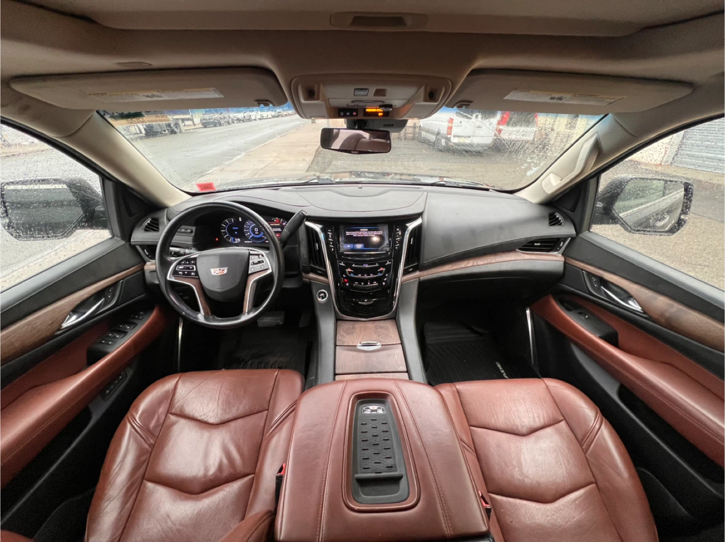 Cadillac Escalade Interior - Seats & Dash - photo 2