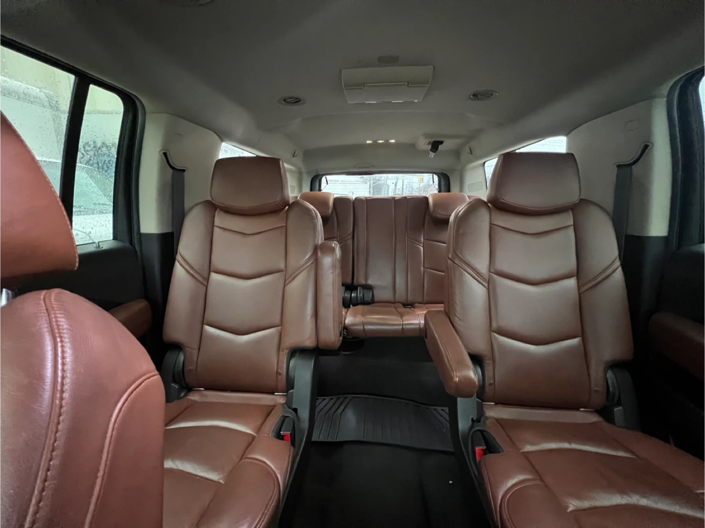 Cadillac Escalade Interior - Seats & Dash - photo 5