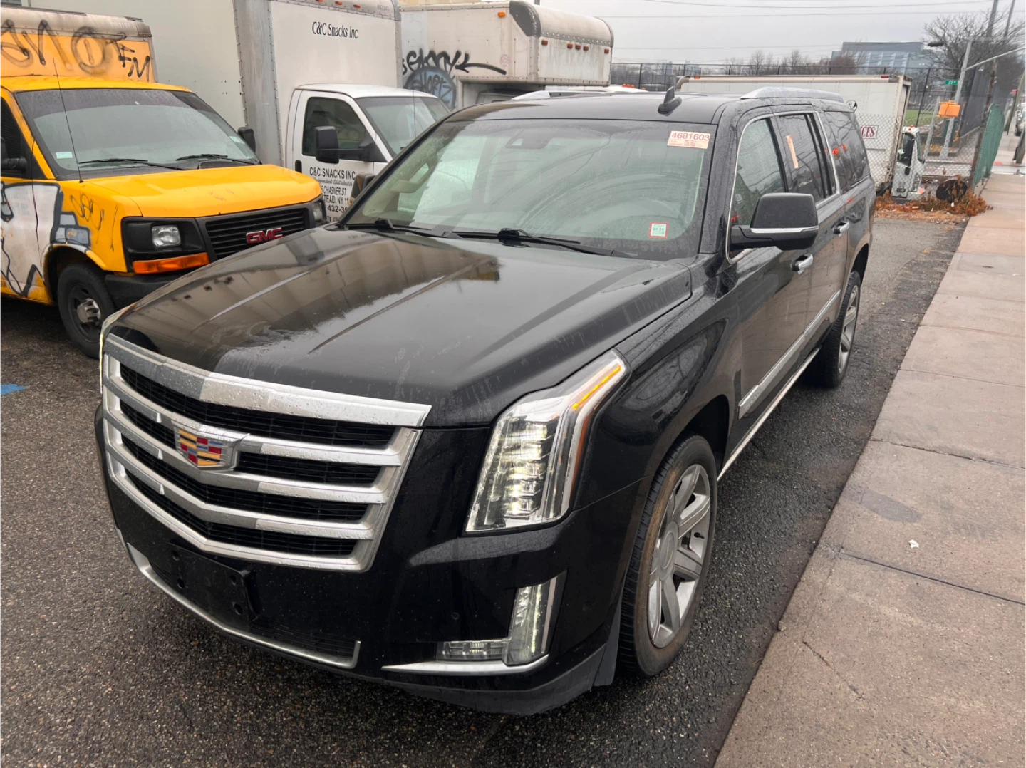 Cadillac Escalade Interior - Seats & Dash