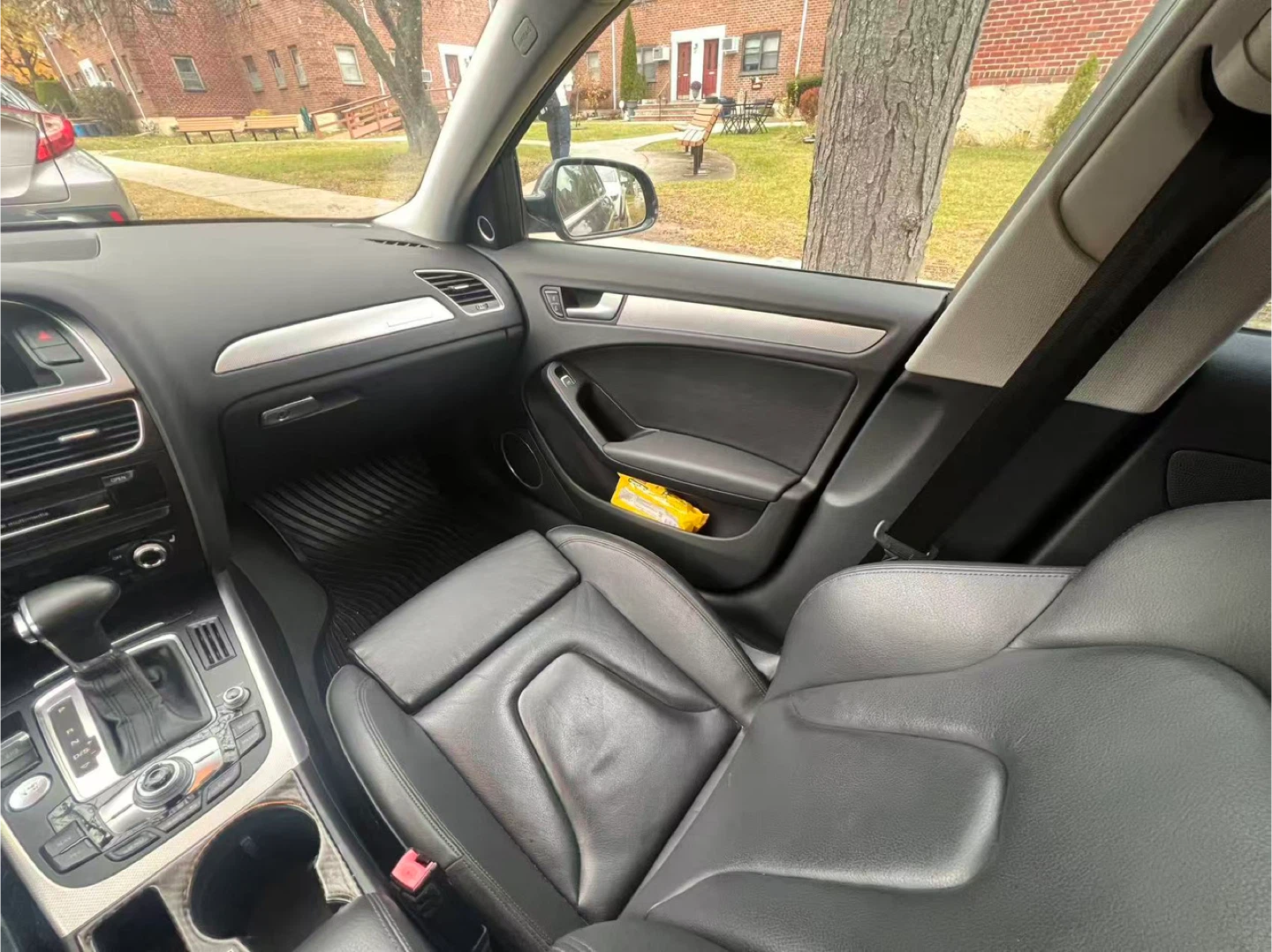 Audi A4 Interior - photo 4