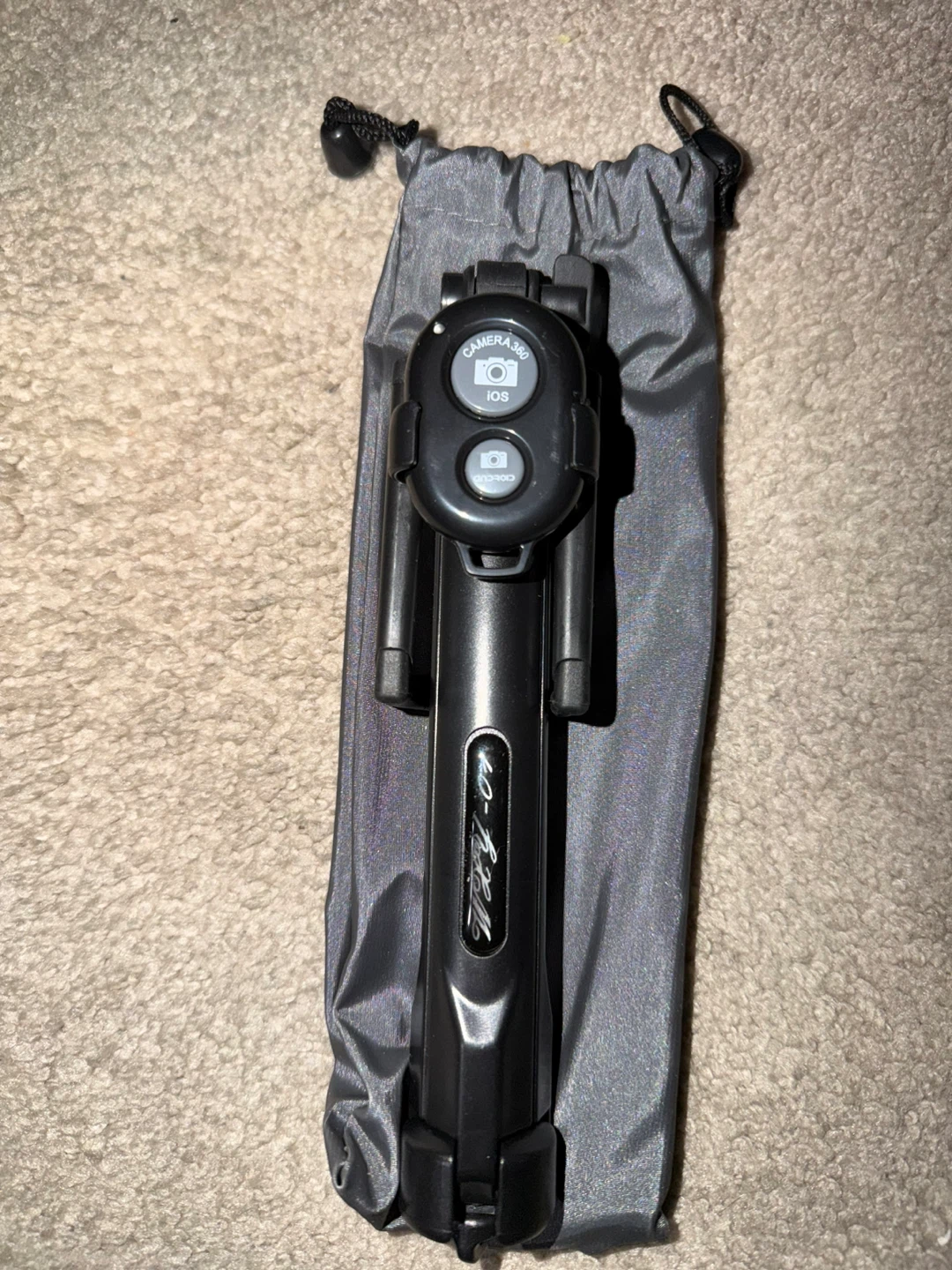Bluetooth Remote Shutter Tripod - photo 2