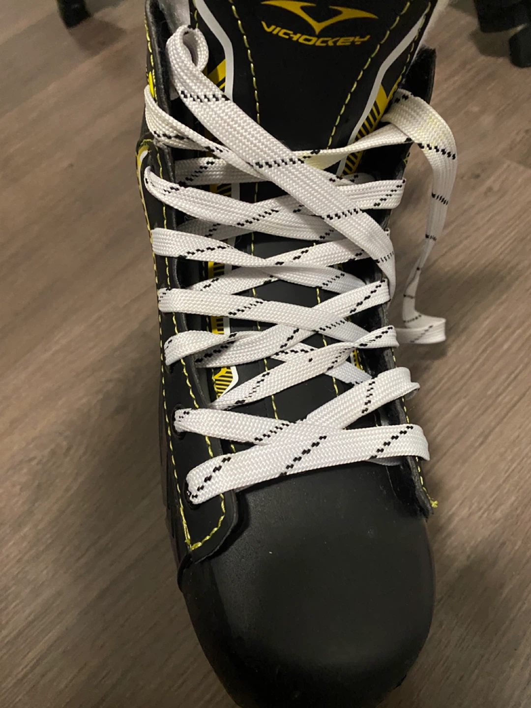 VicTory Hockey Skates - Size 5 US - photo 3