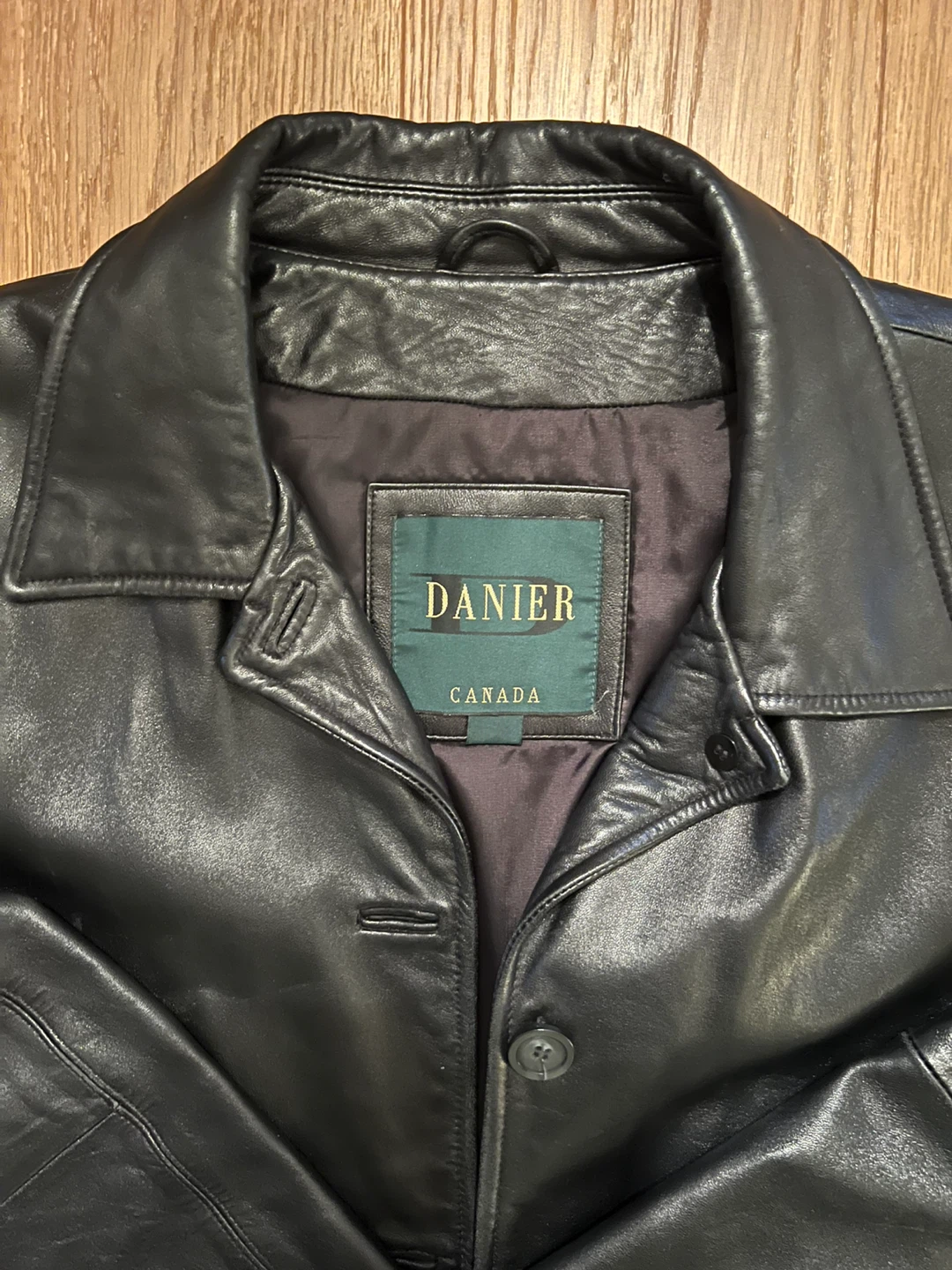 Danier Canada Black Leather Jacket - photo 2