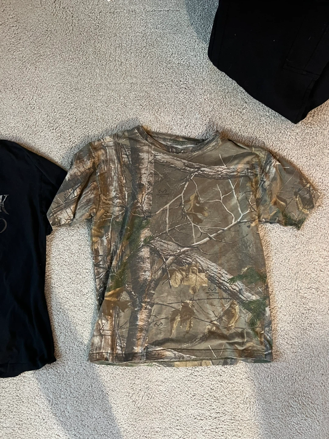 Two T-Shirts: Hard Rock & Camo Real Tree - photo 2