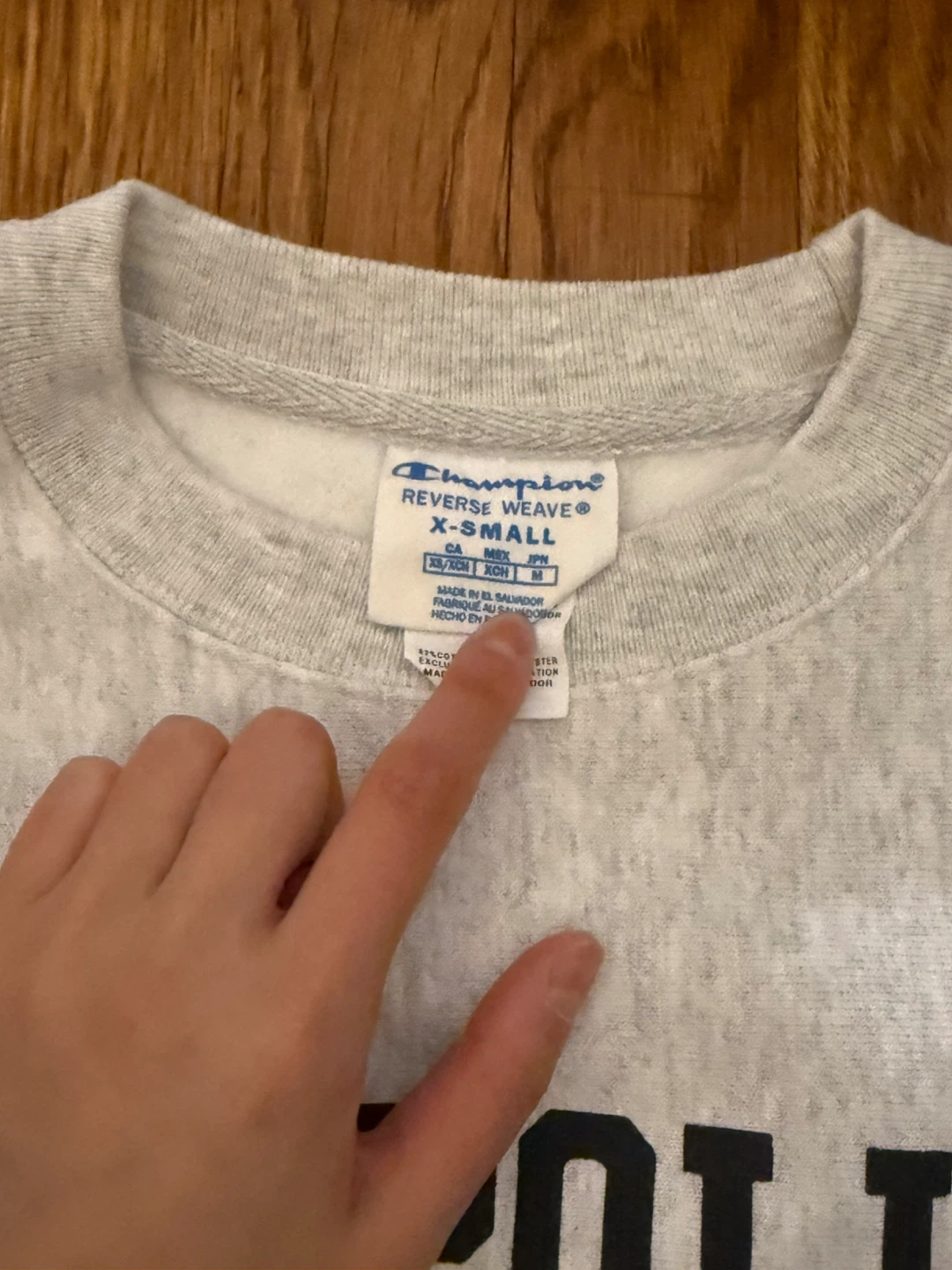 Metropolitan museum of art sweater s size - photo 3