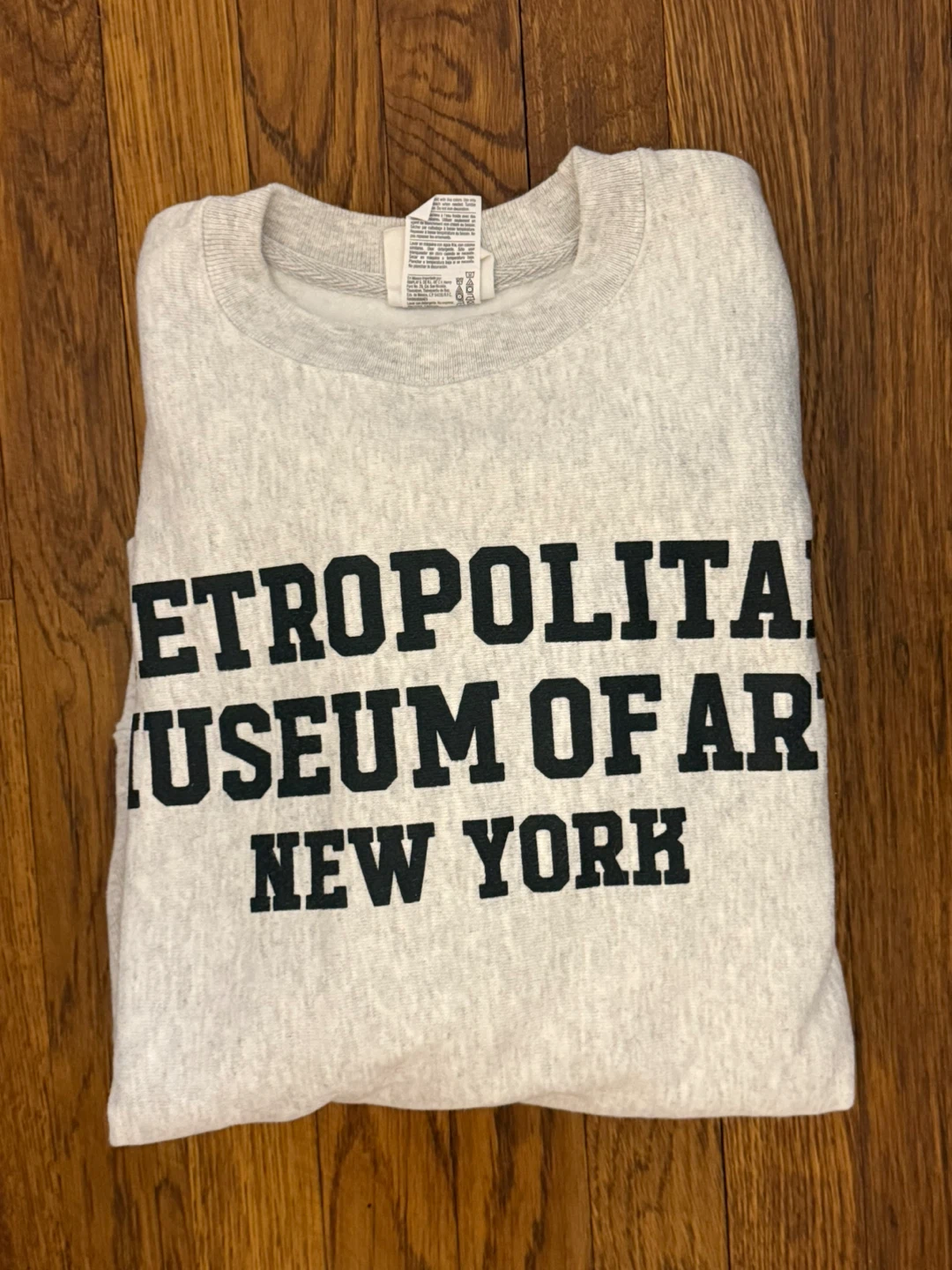 Metropolitan museum of art sweater s size