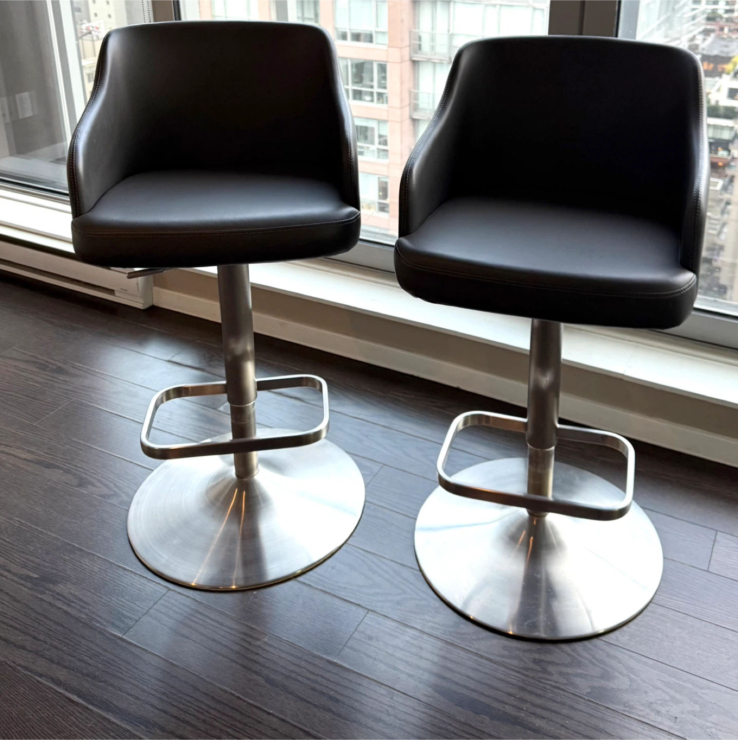 Modern Grey Leather Bar Stools - Set of 2 - photo 2