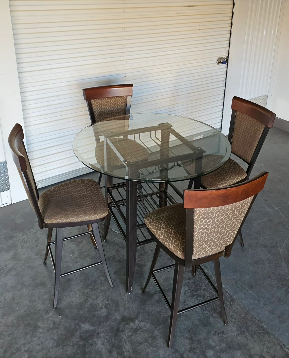 Modern 5 piece counter height dining set with swivel stools - photo 5