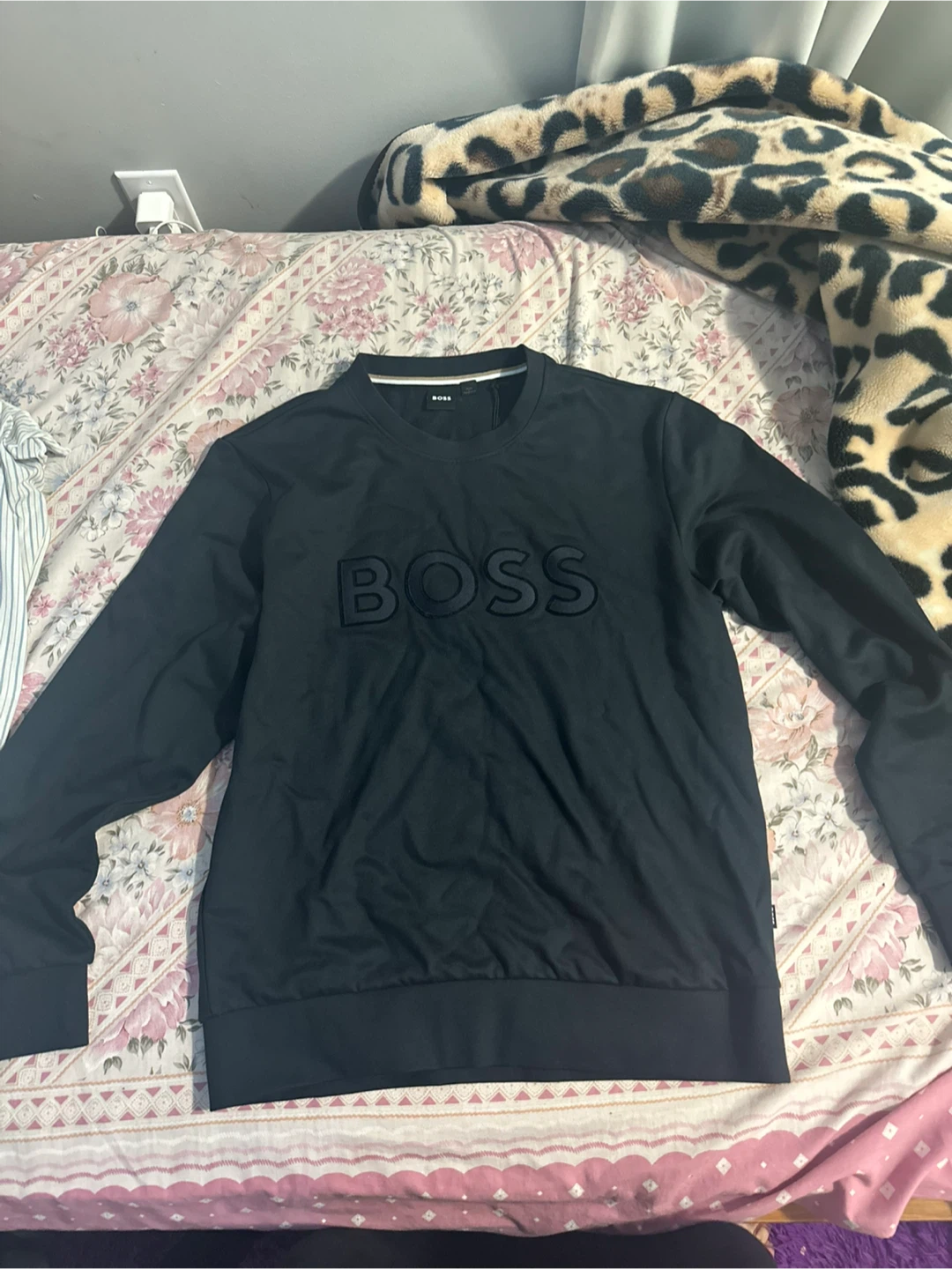 New Hugo Boss Black Crewneck Sweatshirt - Size M - photo 4