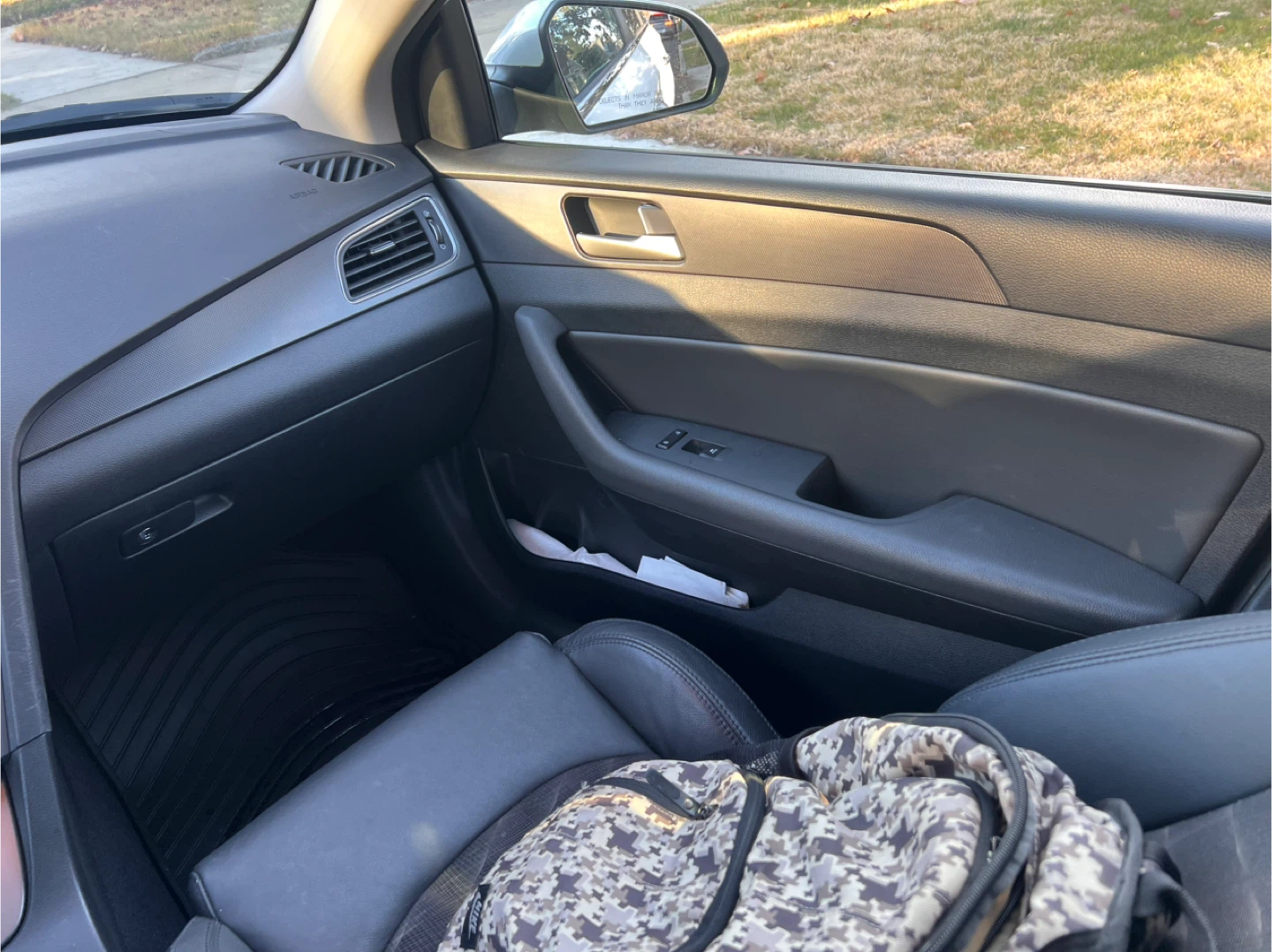 Hyundai Sonata White Sedan - photo 4