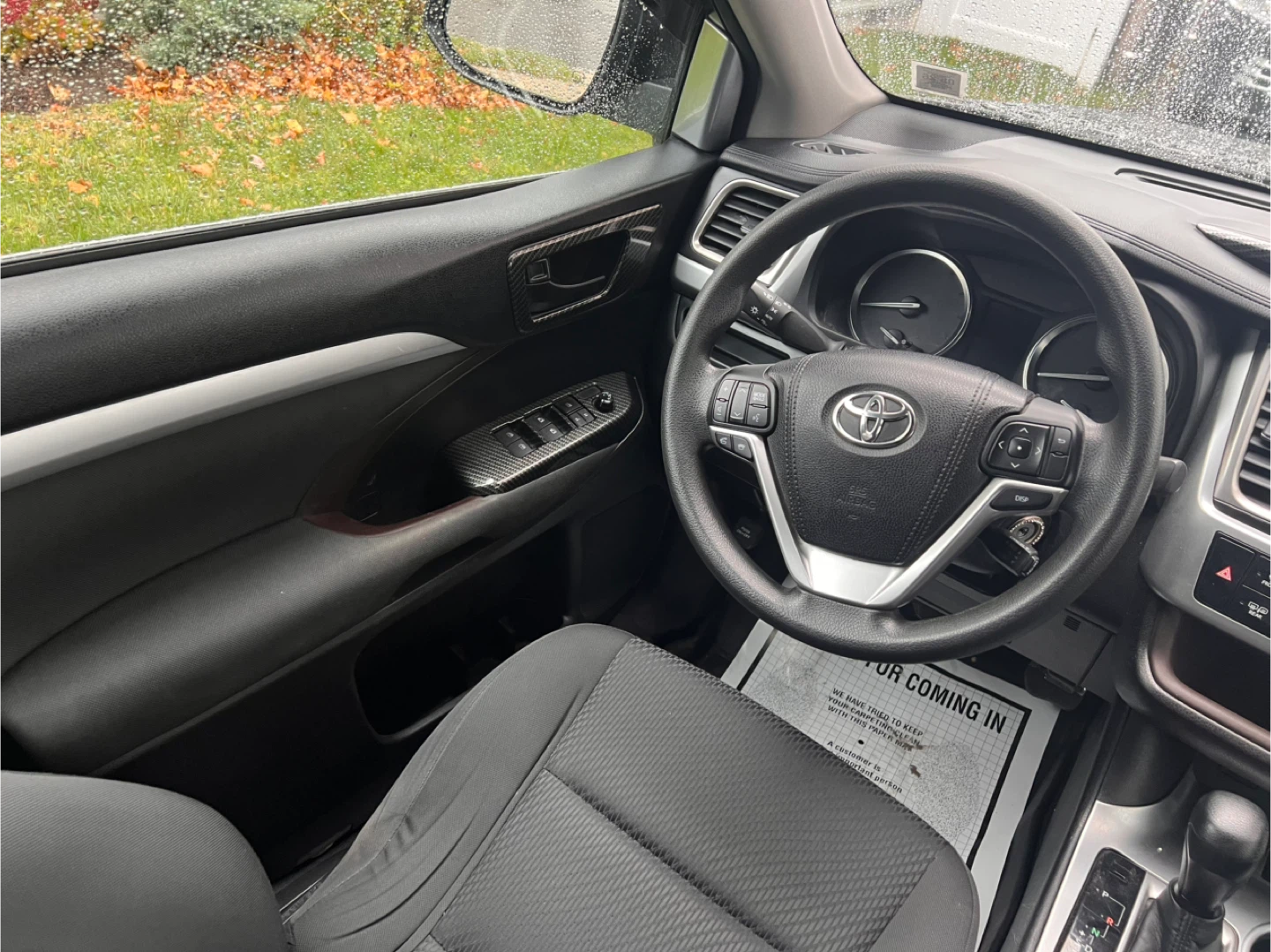 Toyota Highlander Black SUV - photo 3