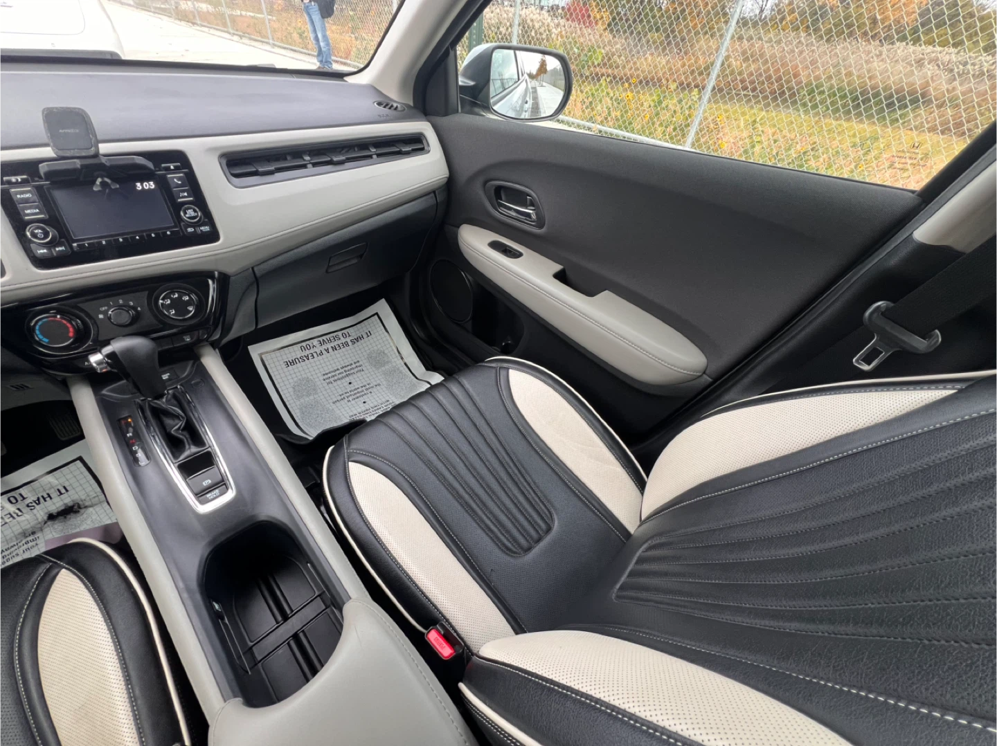 Honda HR-V Car Interior - photo 4