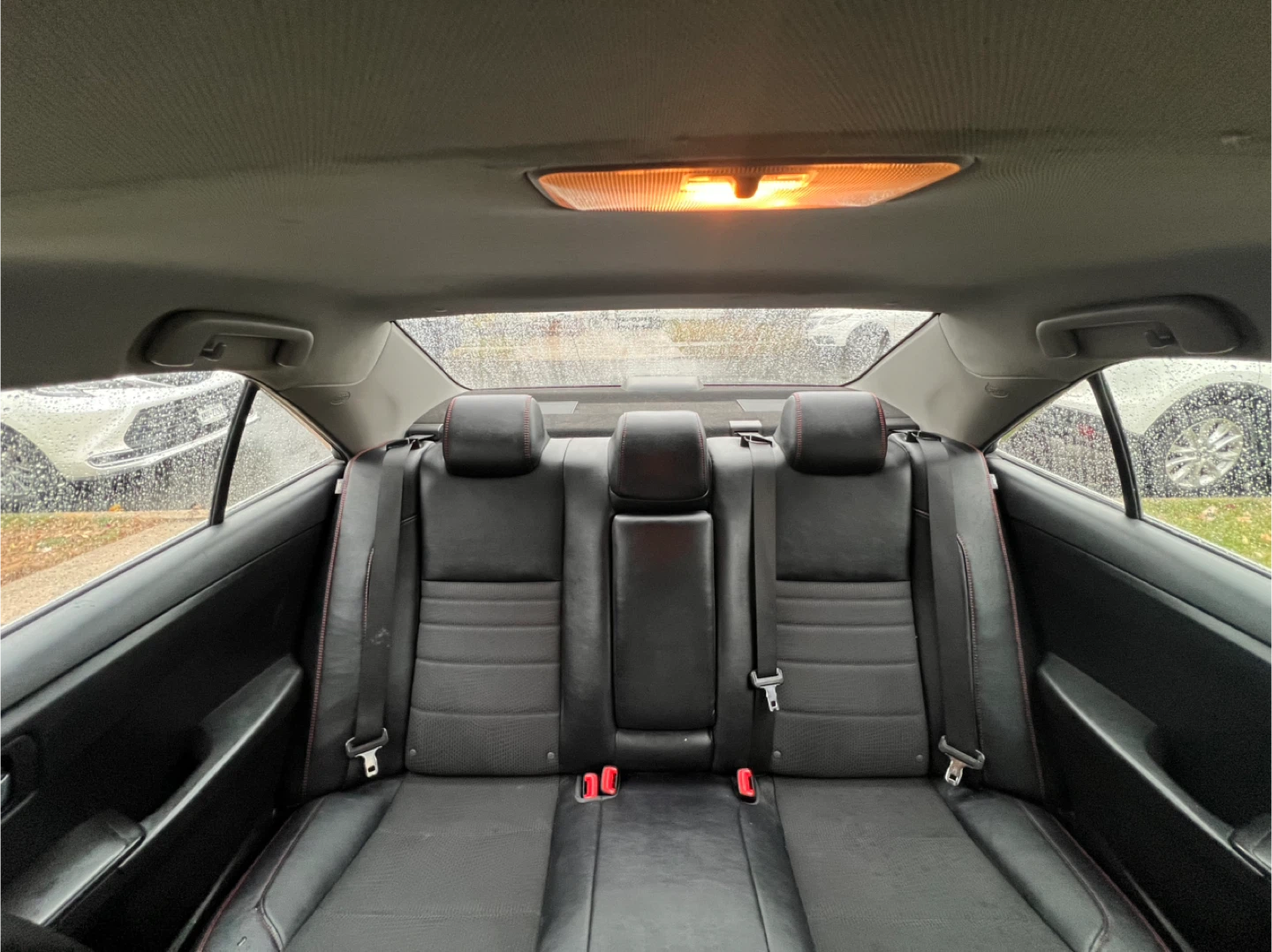 2017 Toyota Camry SE - photo 5
