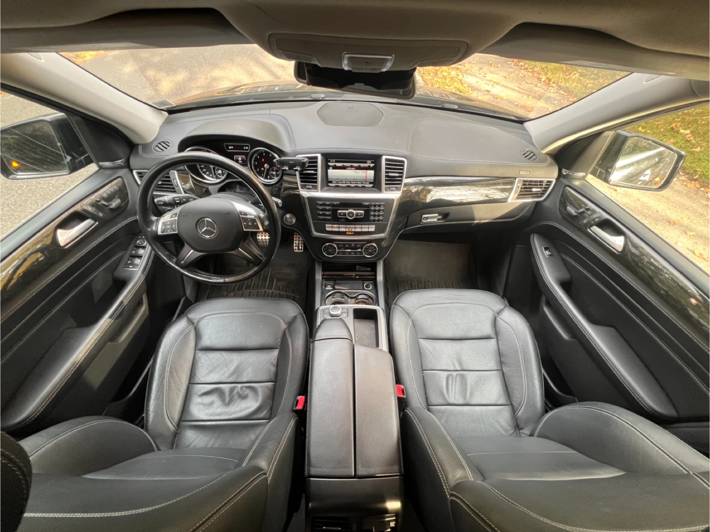 Mercedes-Benz SUV - photo 2