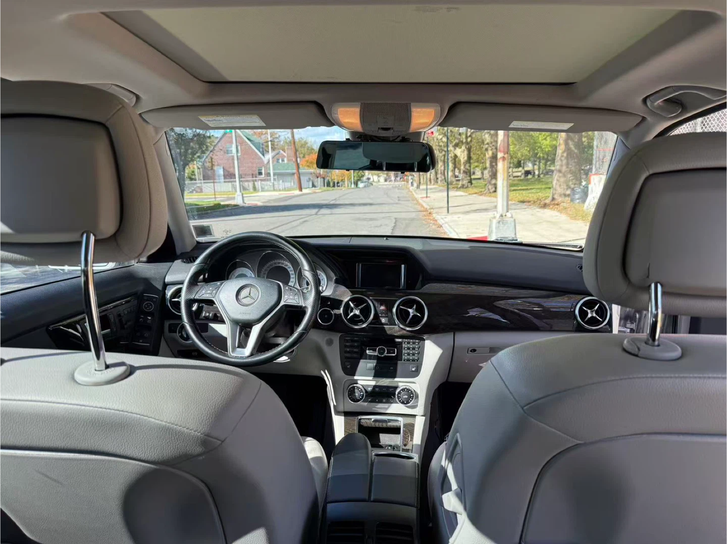 Mercedes-Benz GLK350 Silver SUV - photo 2