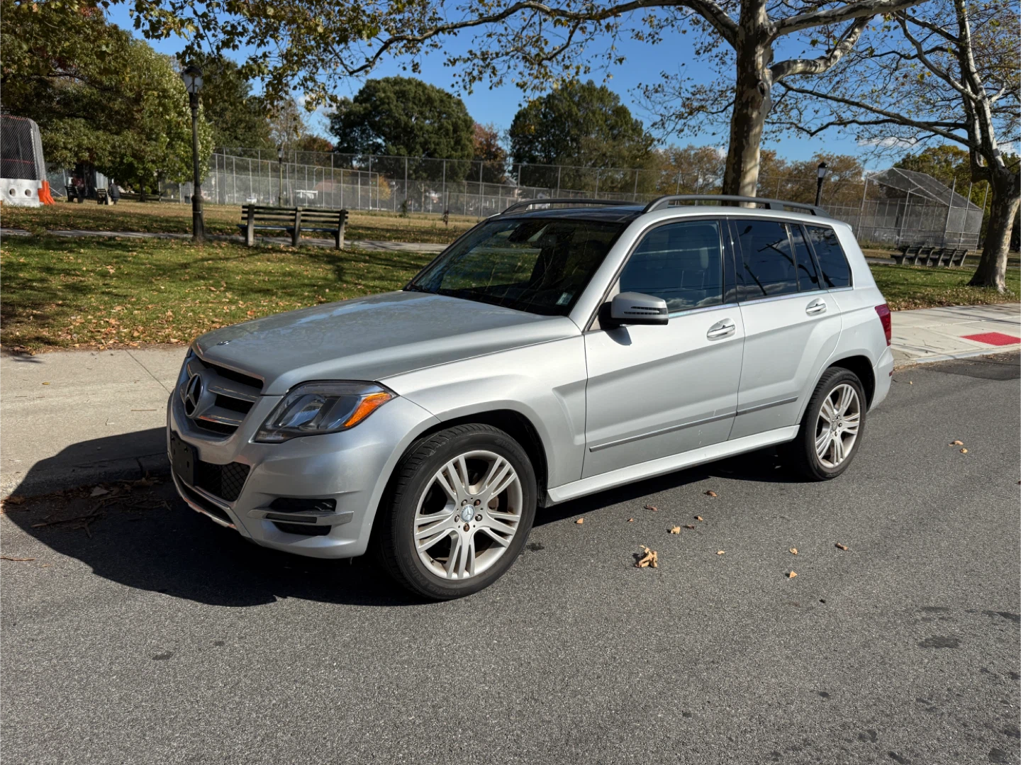 Mercedes-Benz GLK350 Silver SUV